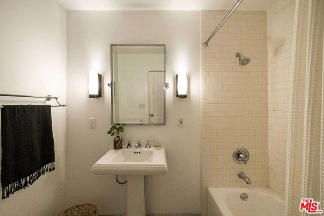 2818 Effie Street, Los Angeles, CA 90026