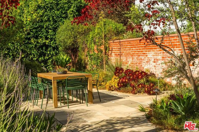 2818 Effie Street, Los Angeles, CA 90026