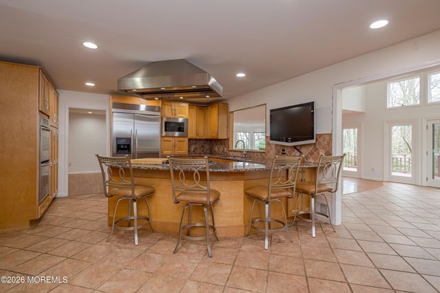 25 Dellwood Court, Middletown, NJ 07748