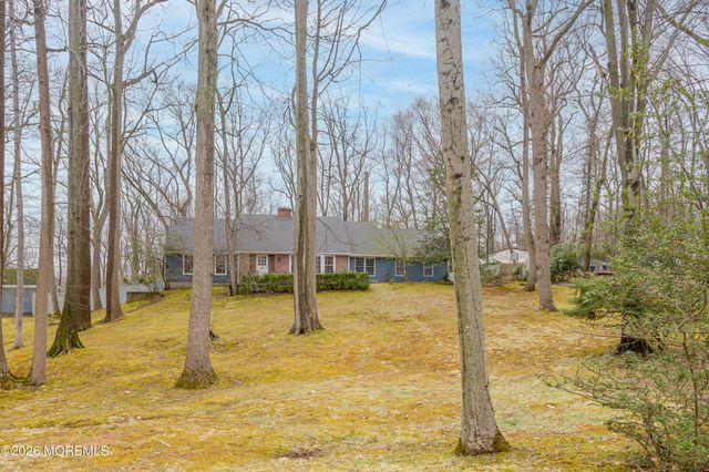 25 Dellwood Court, Middletown, NJ 07748