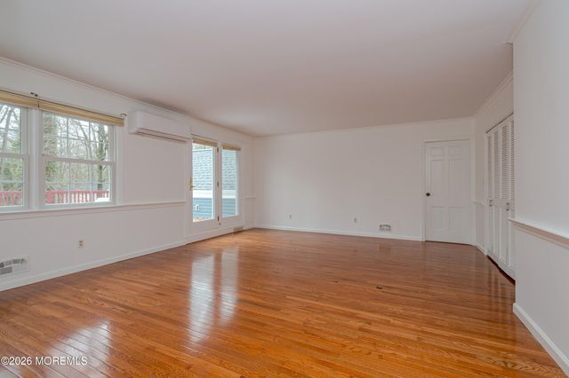 25 Dellwood Court, Middletown, NJ 07748