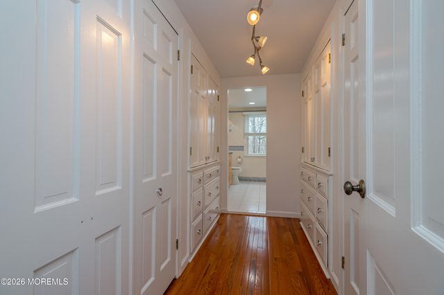 25 Dellwood Court, Middletown, NJ 07748