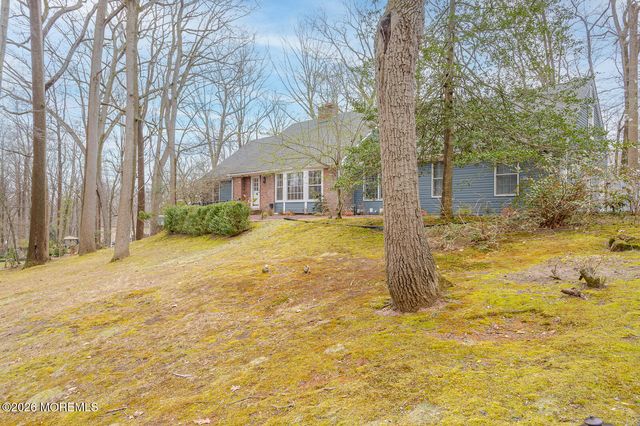 25 Dellwood Court, Middletown, NJ 07748