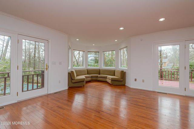 25 Dellwood Court, Middletown, NJ 07748