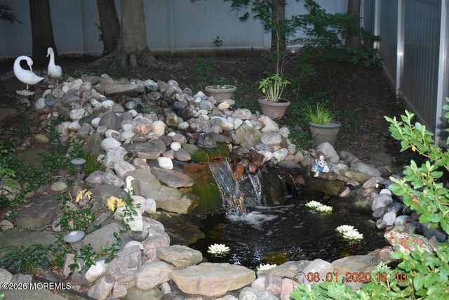 25 Dellwood Court, Middletown, NJ 07748