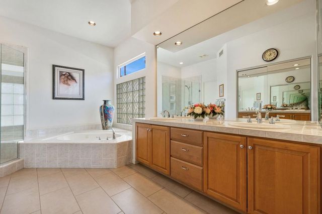 944 Mesa Grande Drive, Palm Desert, CA 92211