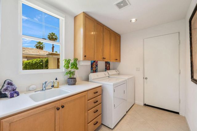 944 Mesa Grande Drive, Palm Desert, CA 92211