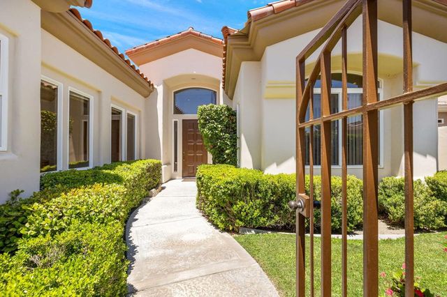 944 Mesa Grande Drive, Palm Desert, CA 92211