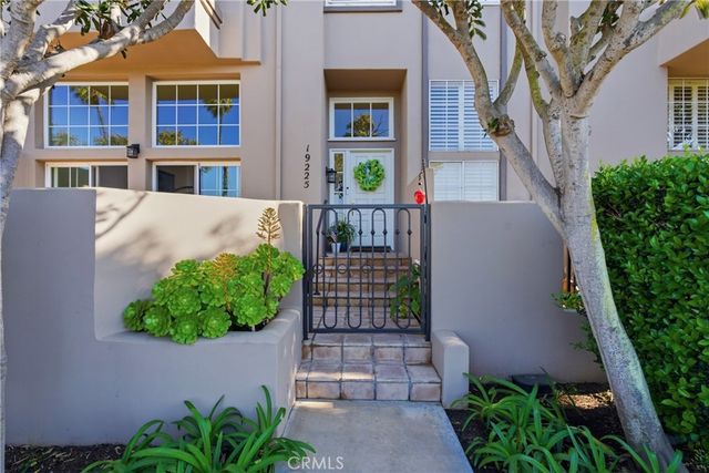 19225 Seabrook, Huntington Beach, CA 92648