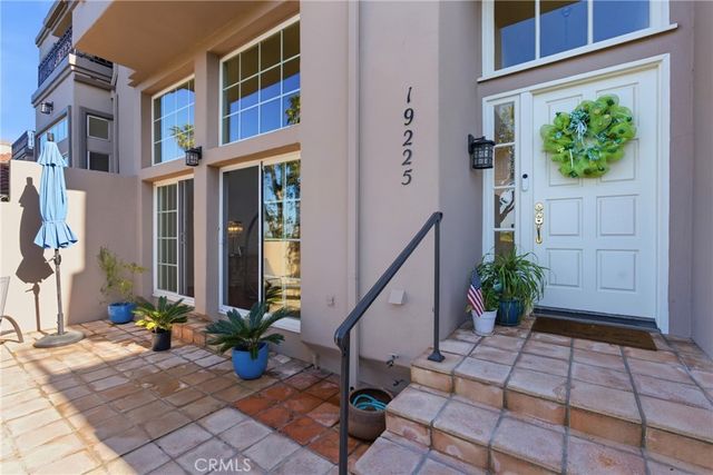 19225 Seabrook, Huntington Beach, CA 92648