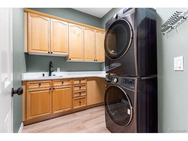 10069 Longview Dr, Lone Tree, CO 80124