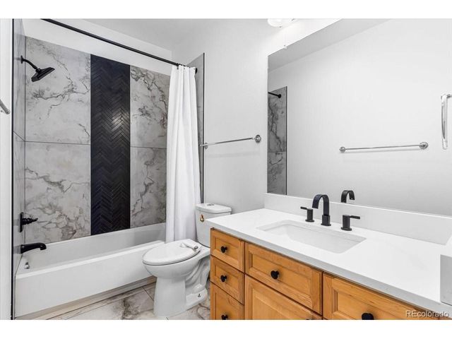 10069 Longview Dr, Lone Tree, CO 80124
