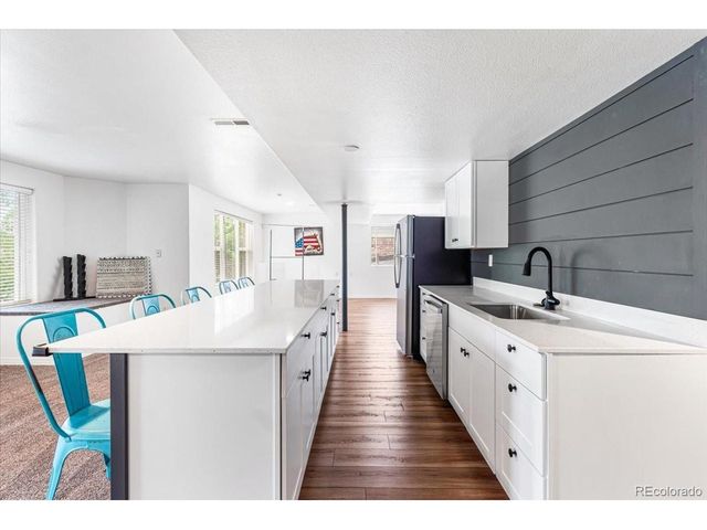 10069 Longview Dr, Lone Tree, CO 80124
