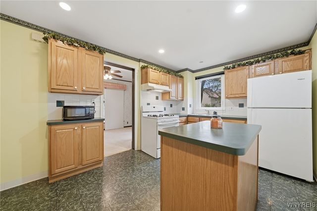 28 Victoria Avenue, Buffalo, NY 14214