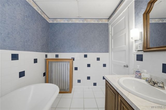 28 Victoria Avenue, Buffalo, NY 14214