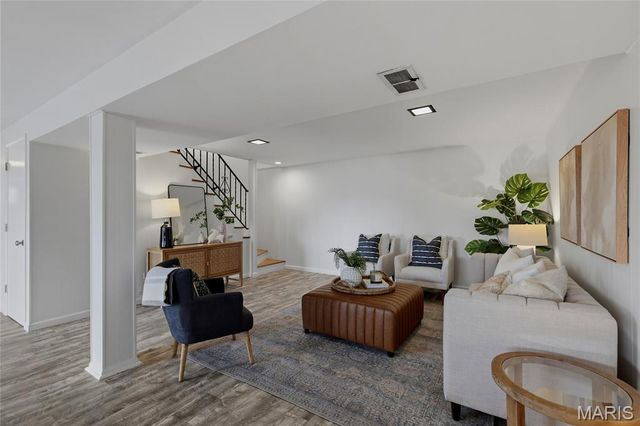 182 Meadowlark Drive, St Louis, MO 63146