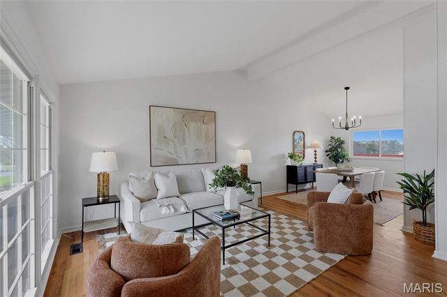 182 Meadowlark Drive, St Louis, MO 63146