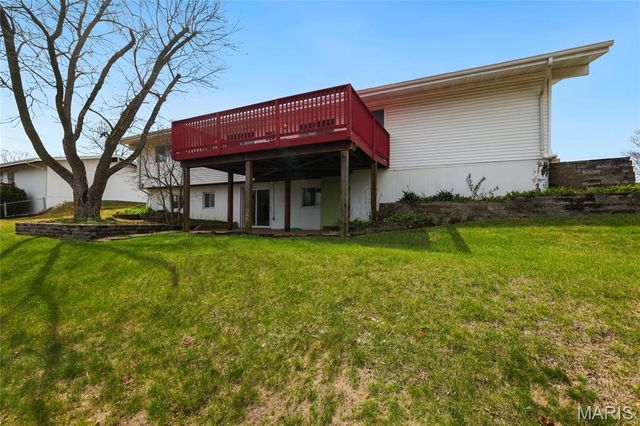 182 Meadowlark Drive, St Louis, MO 63146