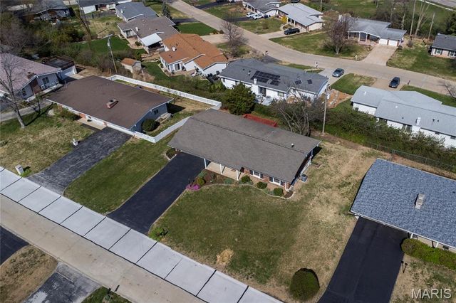 182 Meadowlark Drive, St Louis, MO 63146