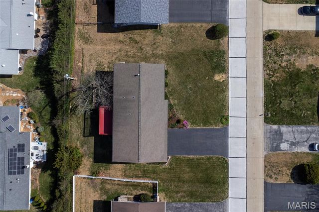 182 Meadowlark Drive, St Louis, MO 63146