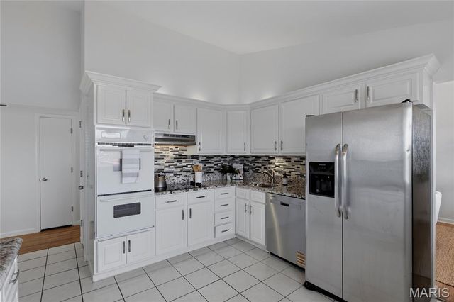 182 Meadowlark Drive, St Louis, MO 63146