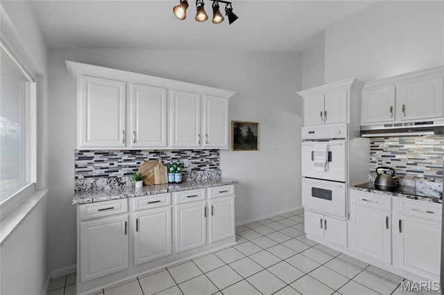 182 Meadowlark Drive, St Louis, MO 63146