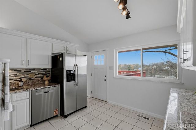 182 Meadowlark Drive, St Louis, MO 63146