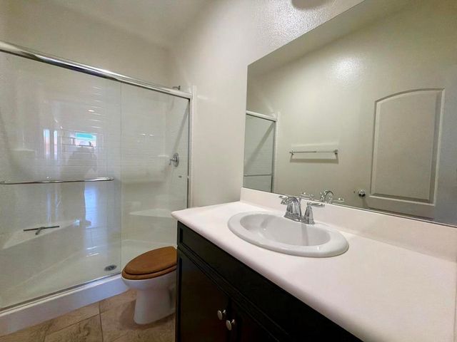 206 Paseo Gusto 215, Palm Desert, CA 92211