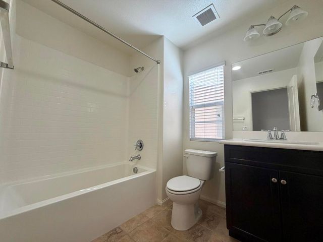 206 Paseo Gusto 215, Palm Desert, CA 92211