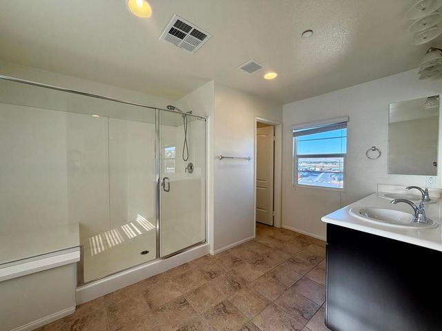 206 Paseo Gusto 215, Palm Desert, CA 92211