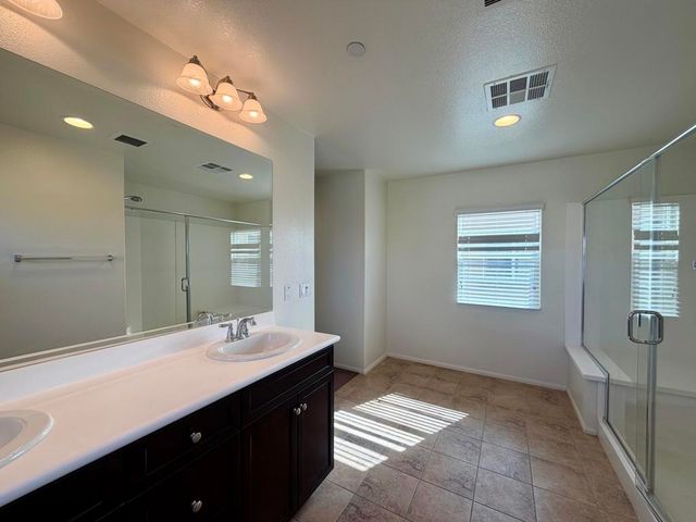 206 Paseo Gusto 215, Palm Desert, CA 92211