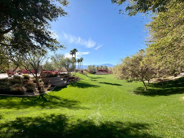206 Paseo Gusto 215, Palm Desert, CA 92211