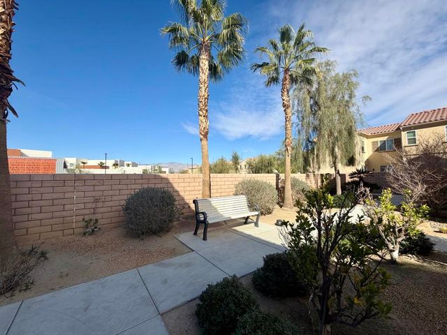 206 Paseo Gusto 215, Palm Desert, CA 92211