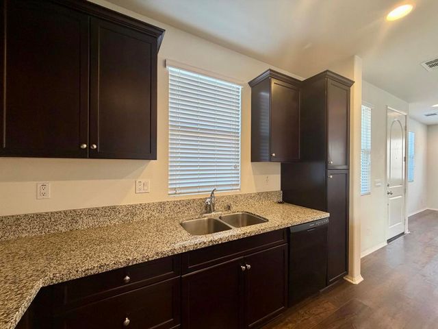 206 Paseo Gusto 215, Palm Desert, CA 92211