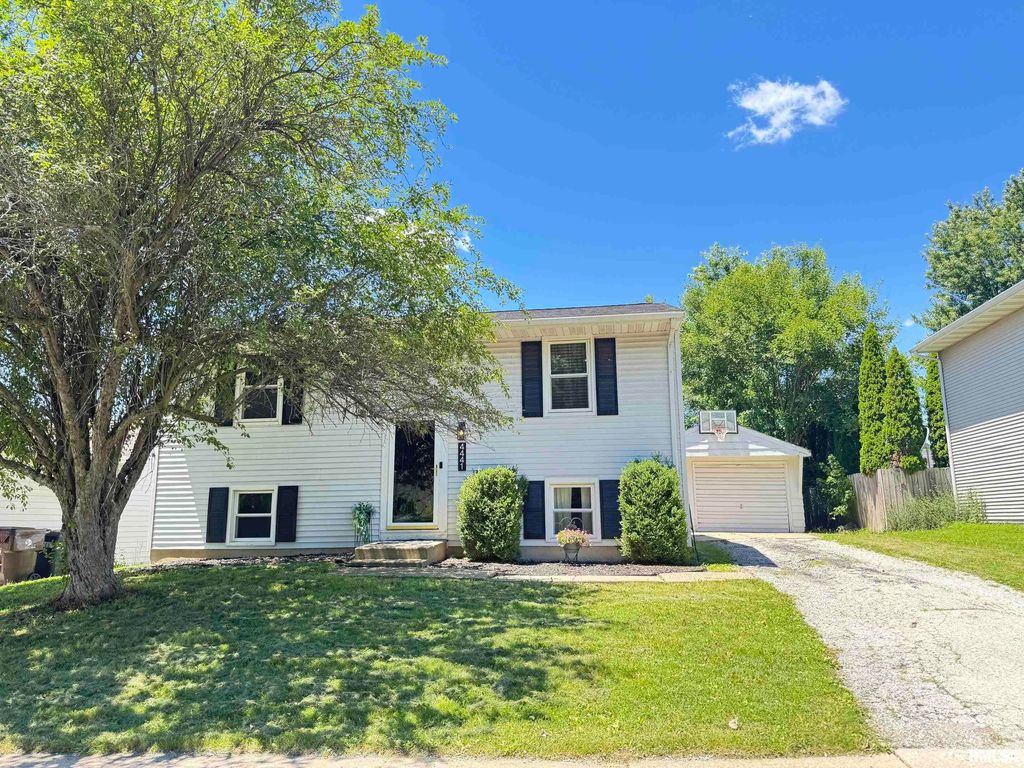 4441 W CASTLETON Road, Peoria, IL 61615