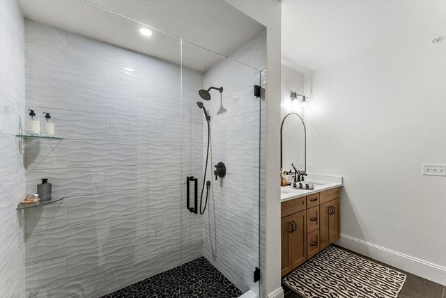134 Court St 12, Plymouth, MA 02360