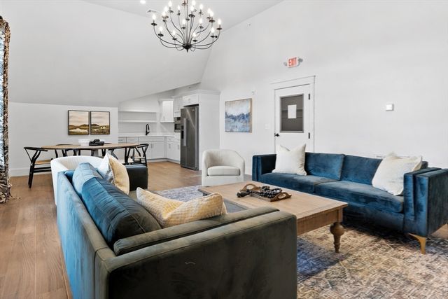 134 Court St 12, Plymouth, MA 02360