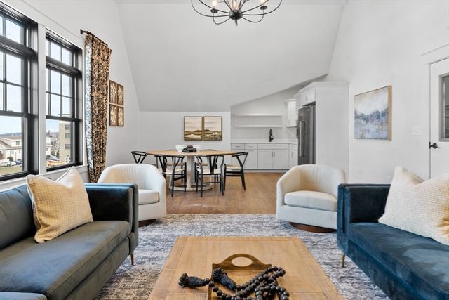 134 Court St 12, Plymouth, MA 02360