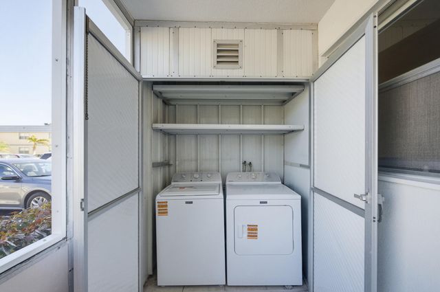 452 Brittany J, Delray Beach, FL 33446