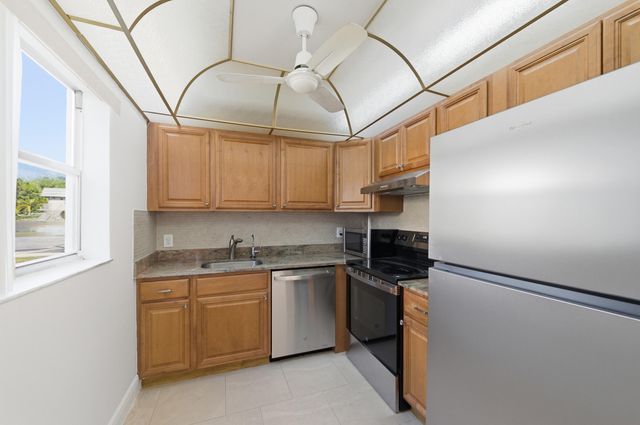 452 Brittany J, Delray Beach, FL 33446