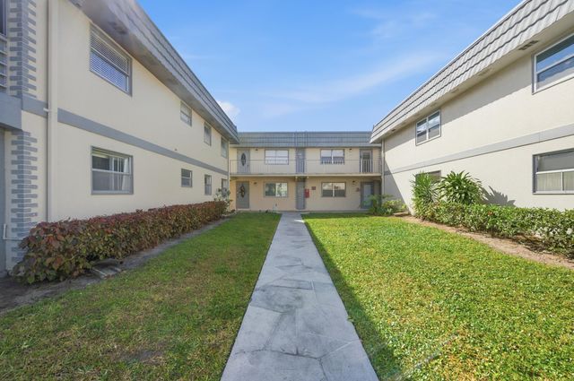 452 Brittany J, Delray Beach, FL 33446