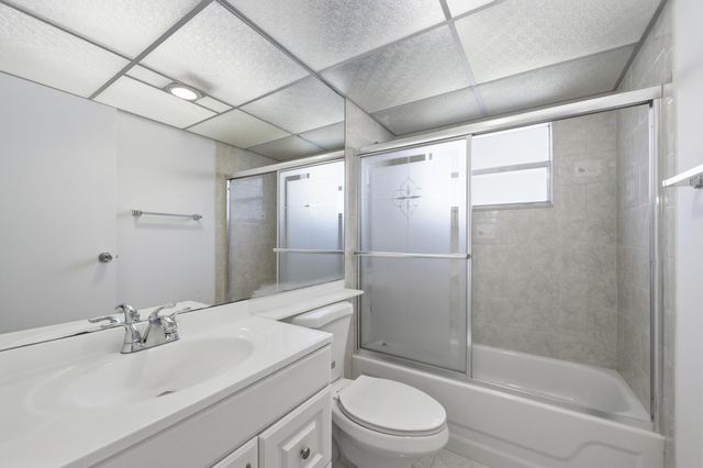 452 Brittany J, Delray Beach, FL 33446