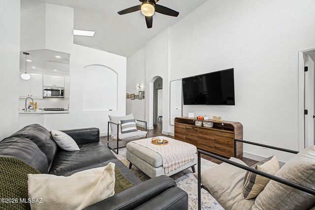 10007 E Via Del Fandango, Tucson, AZ 85747
