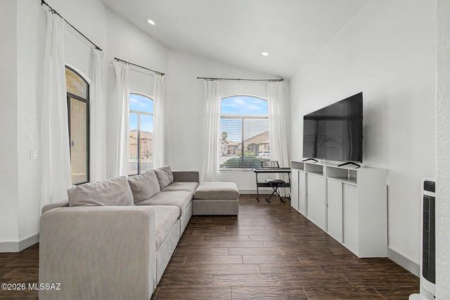 10007 E Via Del Fandango, Tucson, AZ 85747