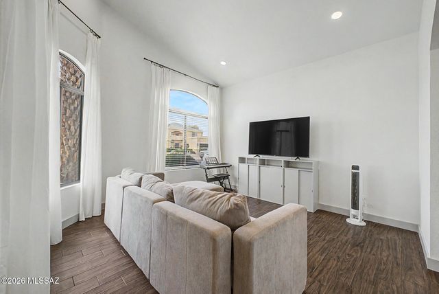10007 E Via Del Fandango, Tucson, AZ 85747