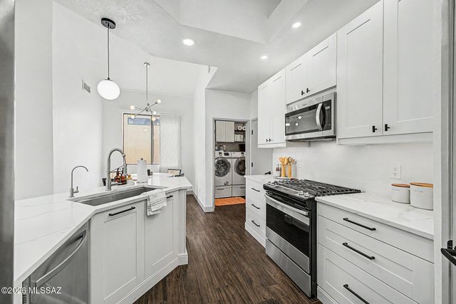 10007 E Via Del Fandango, Tucson, AZ 85747