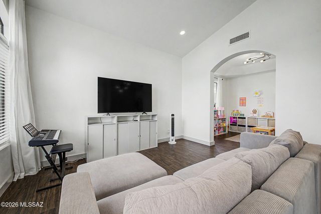 10007 E Via Del Fandango, Tucson, AZ 85747