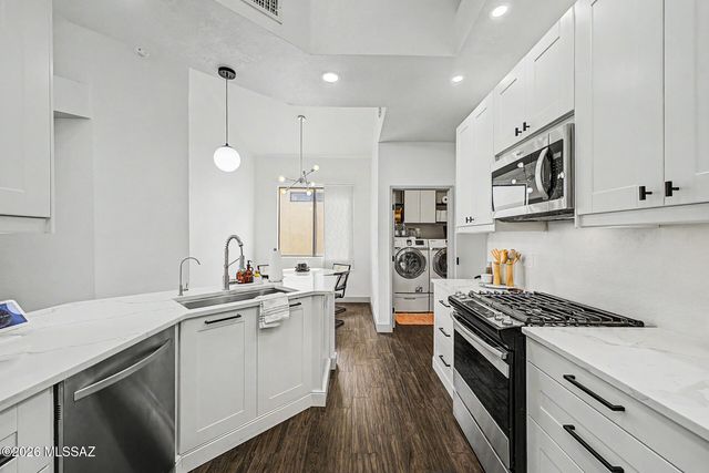 10007 E Via Del Fandango, Tucson, AZ 85747