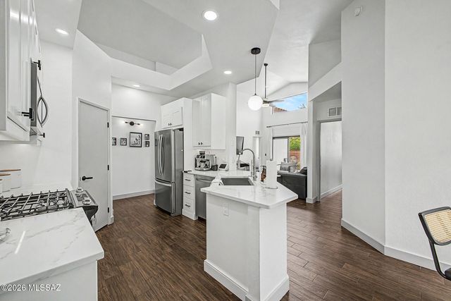 10007 E Via Del Fandango, Tucson, AZ 85747