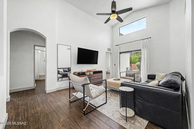 10007 E Via Del Fandango, Tucson, AZ 85747